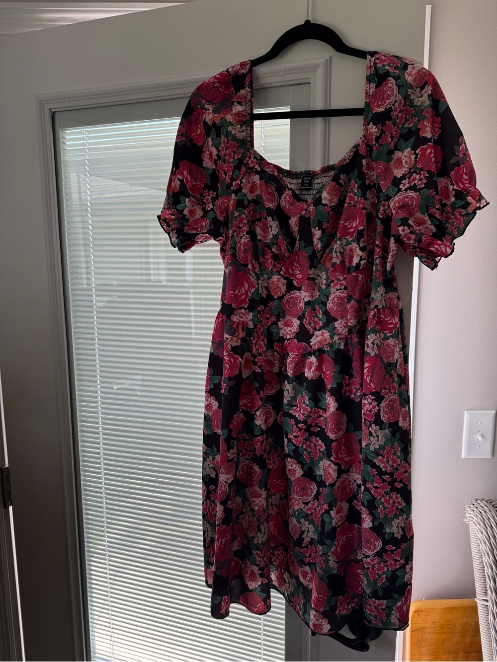 SHEIN Floral Short Sleeve Swing Dress